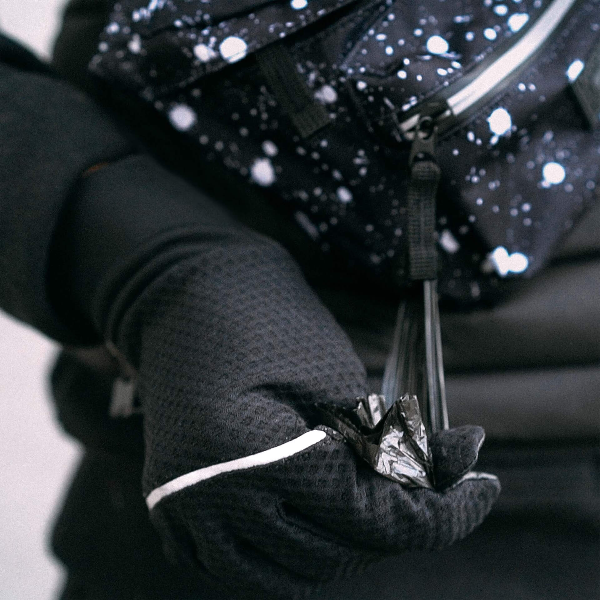 Dog Walking Gloves Lined - Image 4